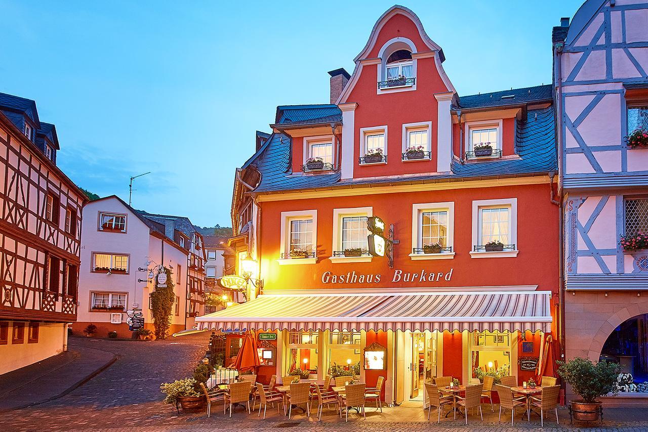 Gasthaus Burkard แบร์นคาสเทล-คืสท์ ภายนอก รูปภาพ